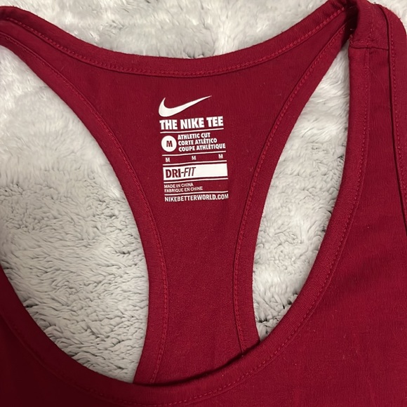 3 Nike tank tops - Picture 7 of 12